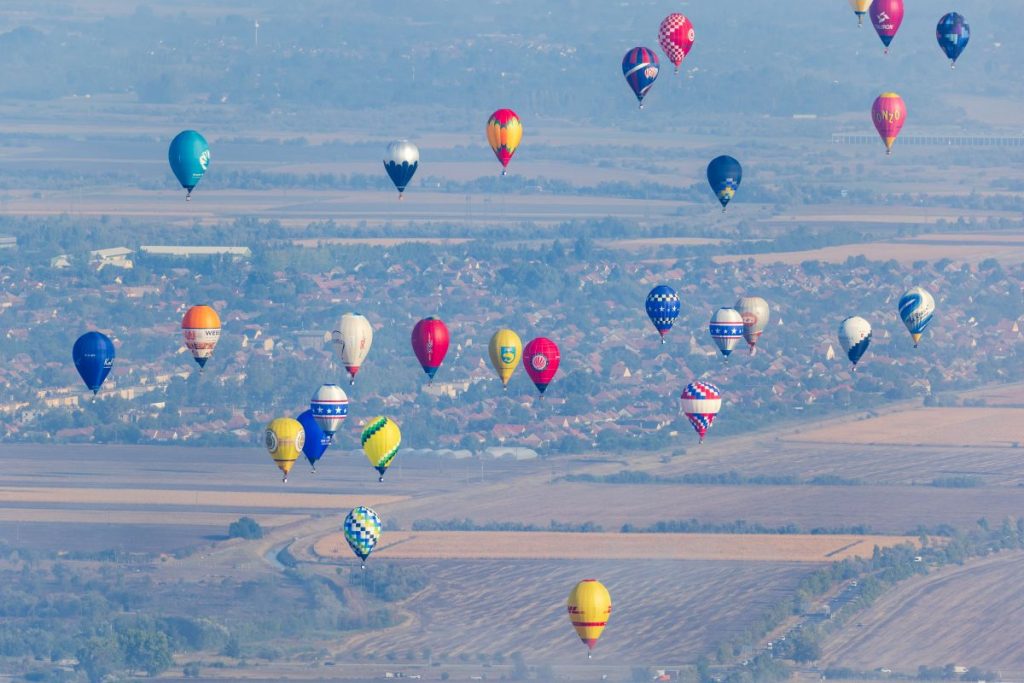 magyar-ballon-uzenet-a-kozonsegnek-1