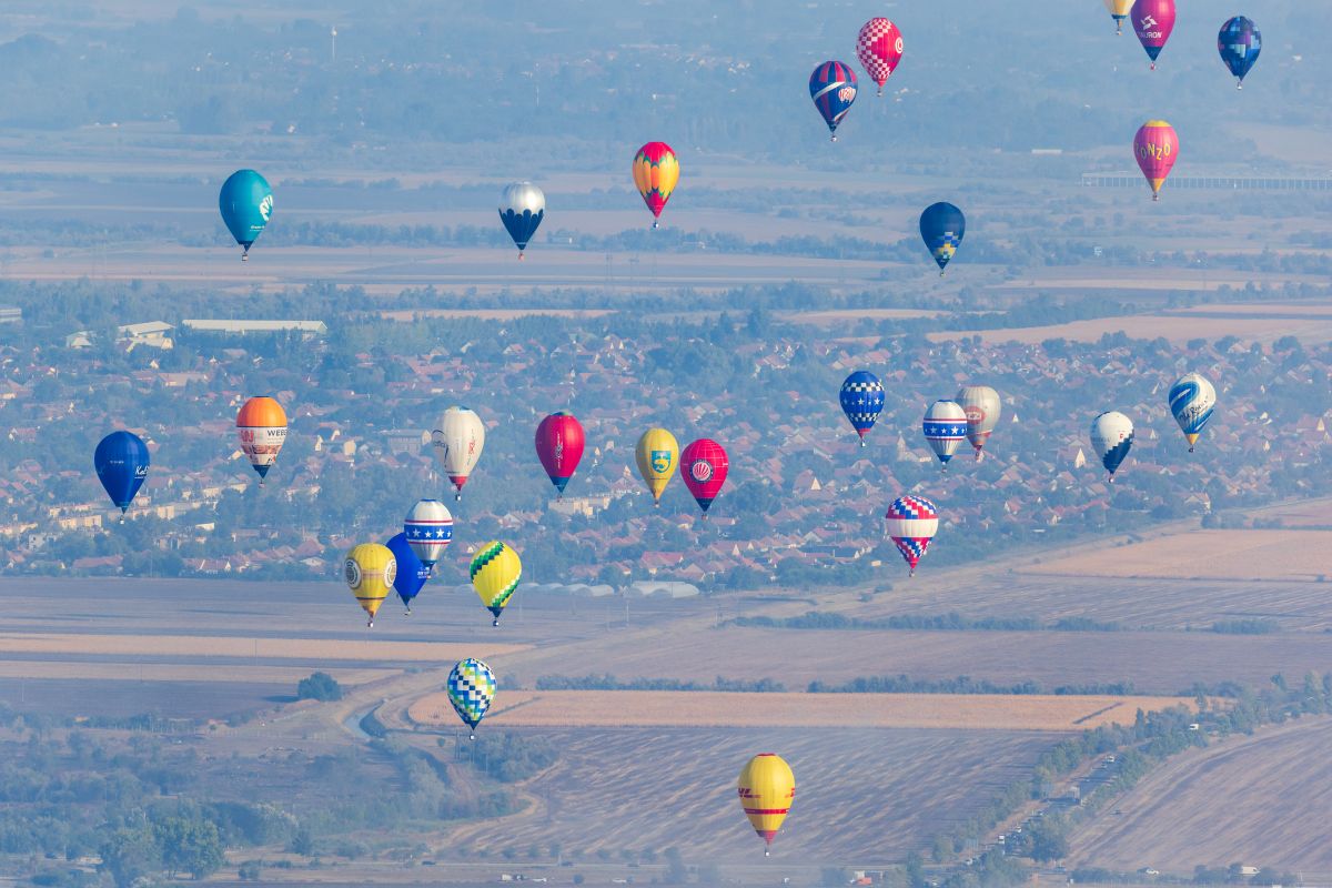 magyar-ballon-uzenet-a-kozonsegnek-1